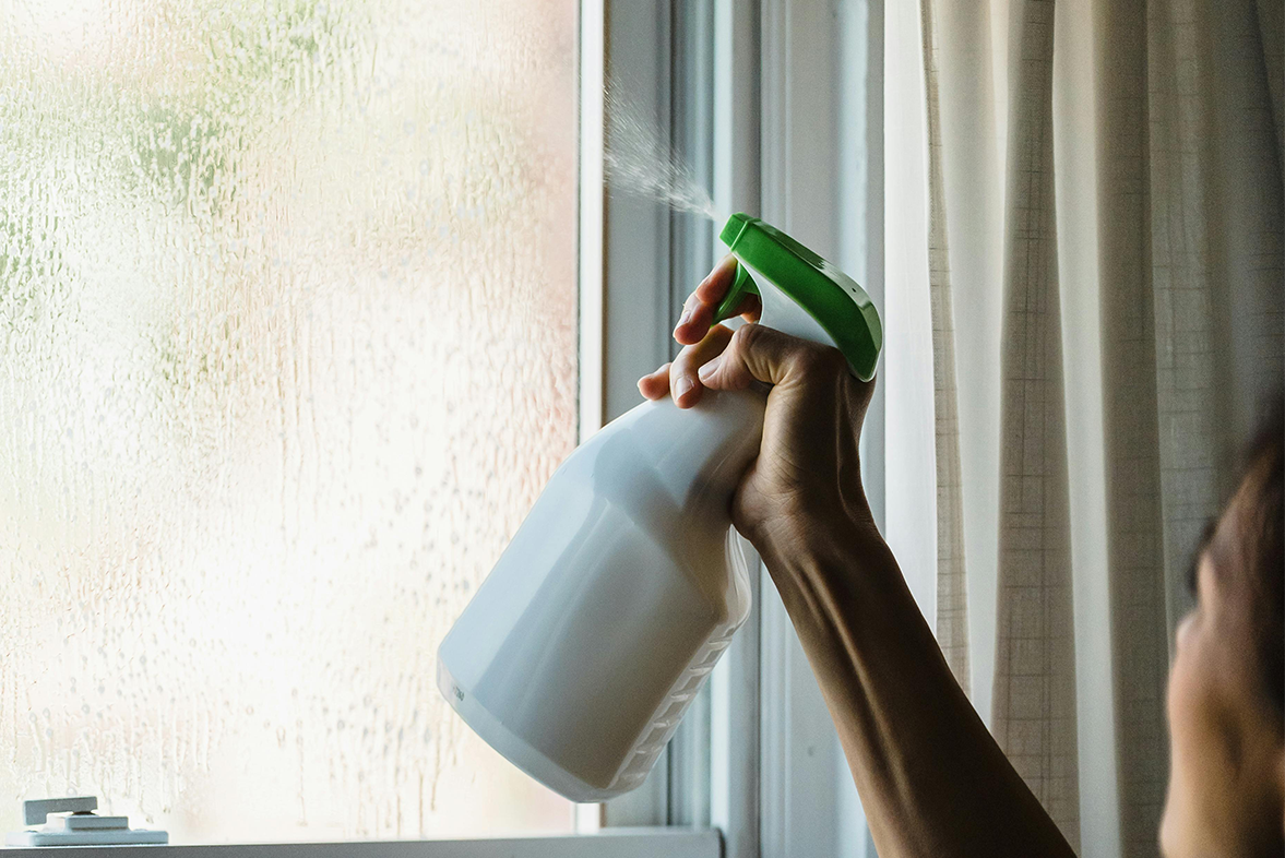 Cleaning product colors for floor glass and toilet