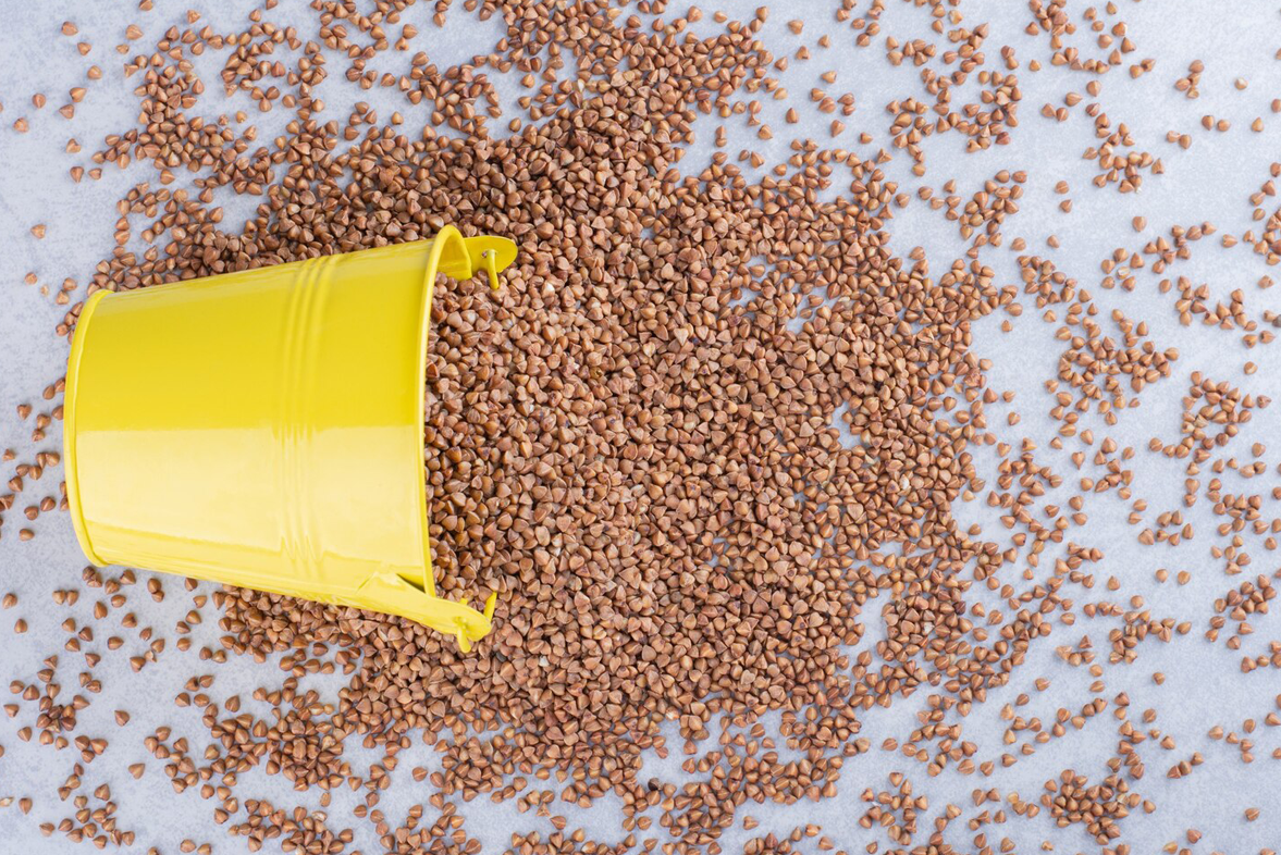 Aquaculture colors for fish feed and pet food