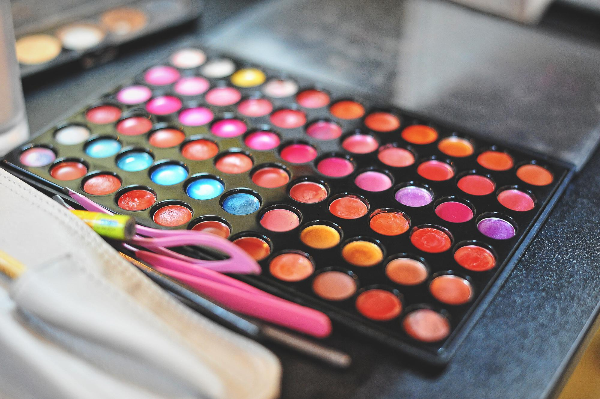 cosmetic colors manufacturing company