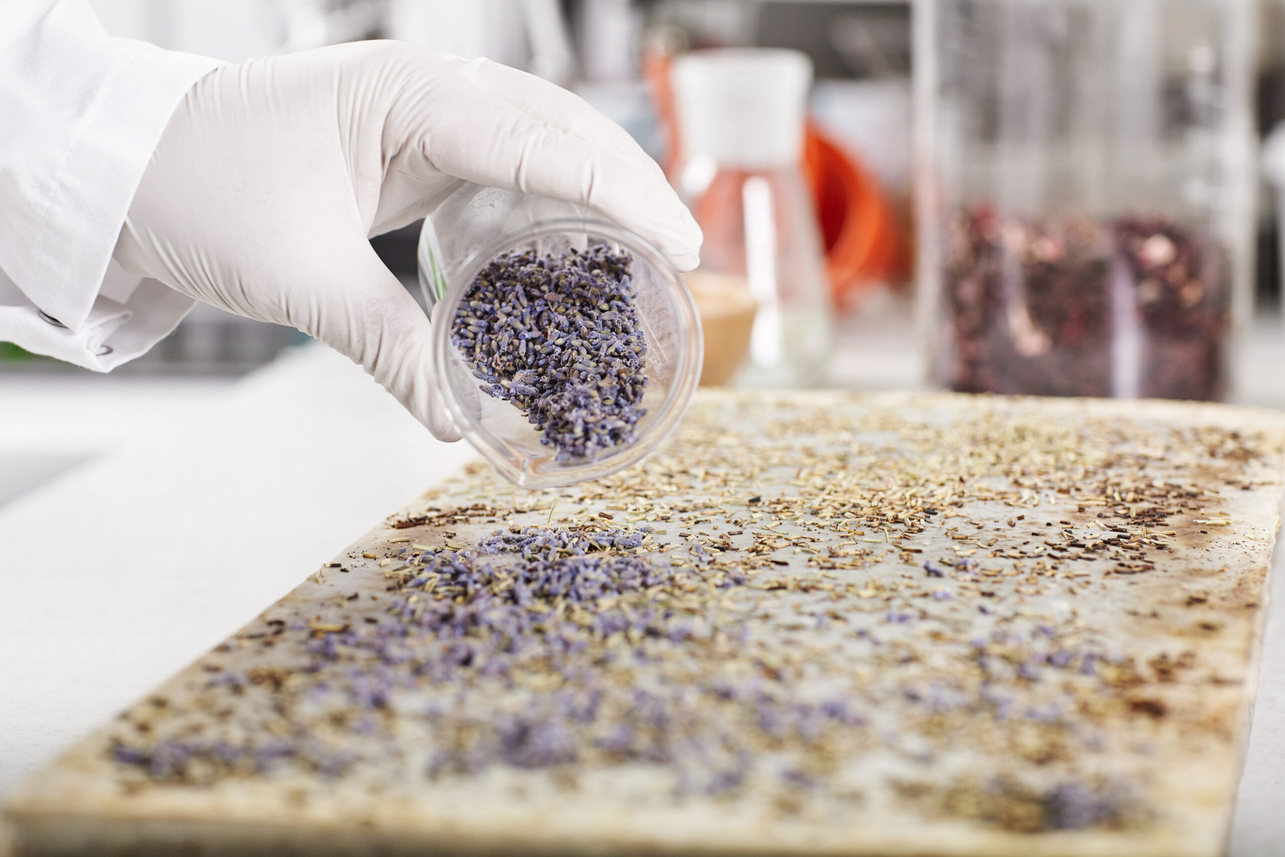 Eosine pigment shade and particle size analysis